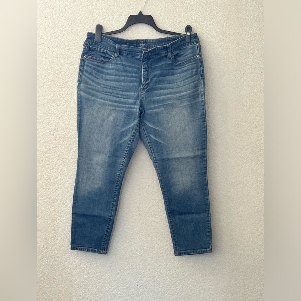 St John’s Bay skinny leg blue jeans. Size 18.